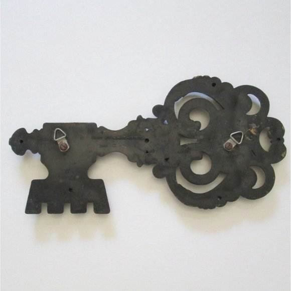 Vintage Dart Key Wall Hanging 70s Hollywood Regency Decor Black 12" Long - Picture 3 of 4